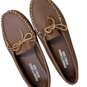 Minnetonka Men 9 Brown Leather Moccasin Loafers with Tan Laces